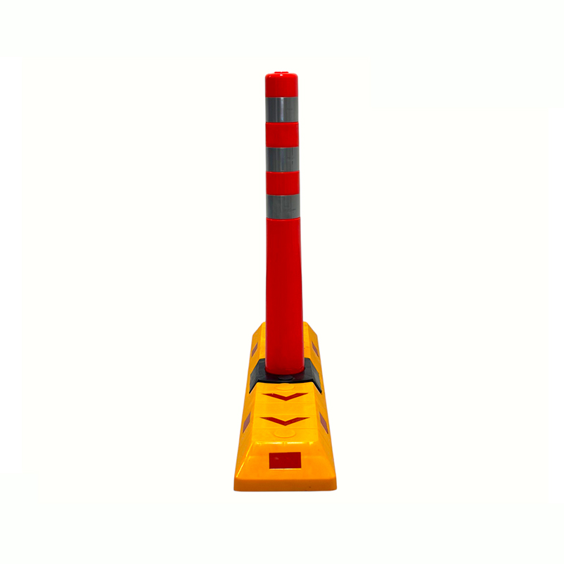 Modular Flexible Delineator Post with Traffic Lane Separator Curb Modular Flexible Delineator Post with Traffic Lane Separator Curb